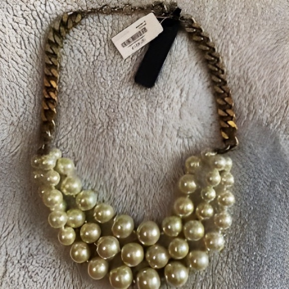 Brand New J Crew Pearl Necklace retails for $99 - Picture 3 of 3